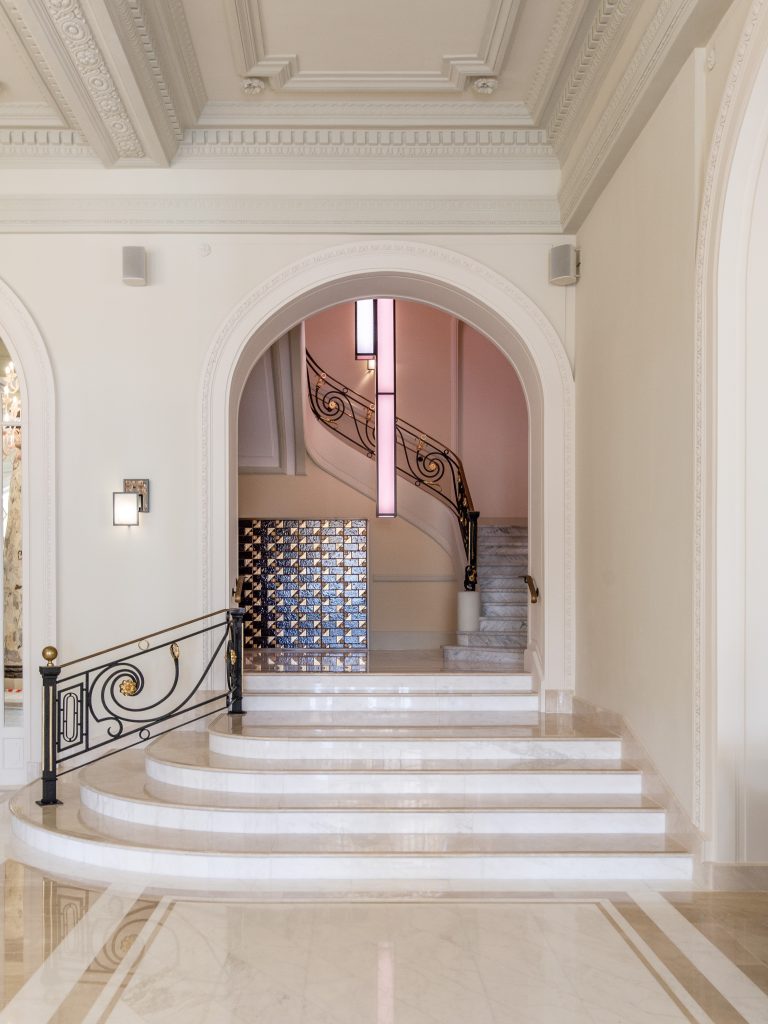 Carlton Cannes, a Regent Hotel