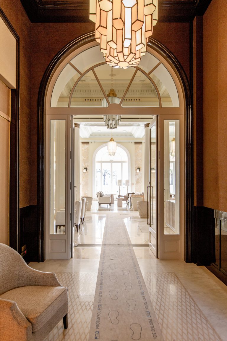 Carlton Cannes, a Regent Hotel